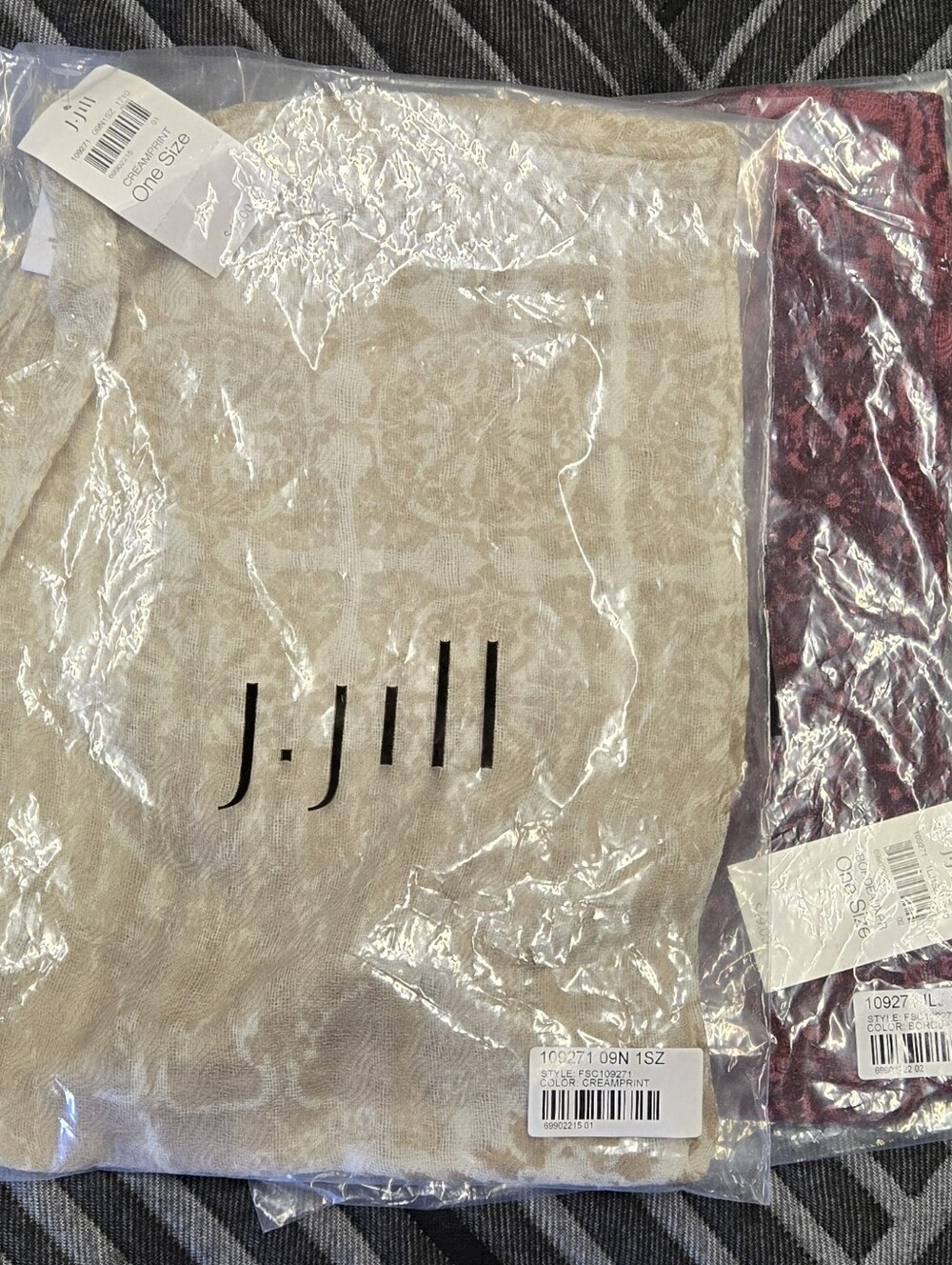 J.Jill Infinity 100% Wool Scarf in Beige & Burgundy NWT(2)